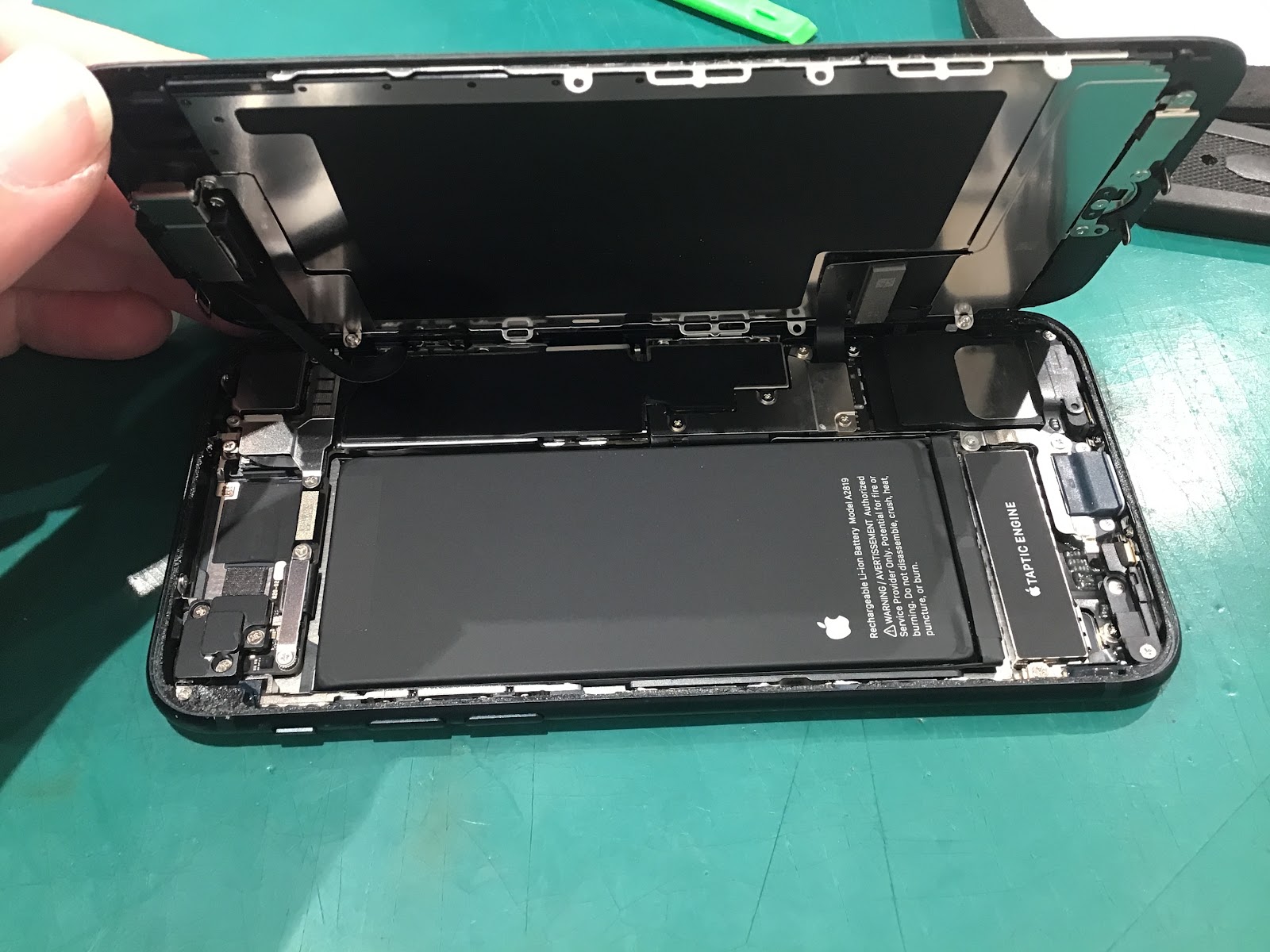 iPhoneSE第2世代のバッテリー交換を承りました！【スマホ修理工房京王聖蹟桜ヶ丘ショッピングセンターB館店】